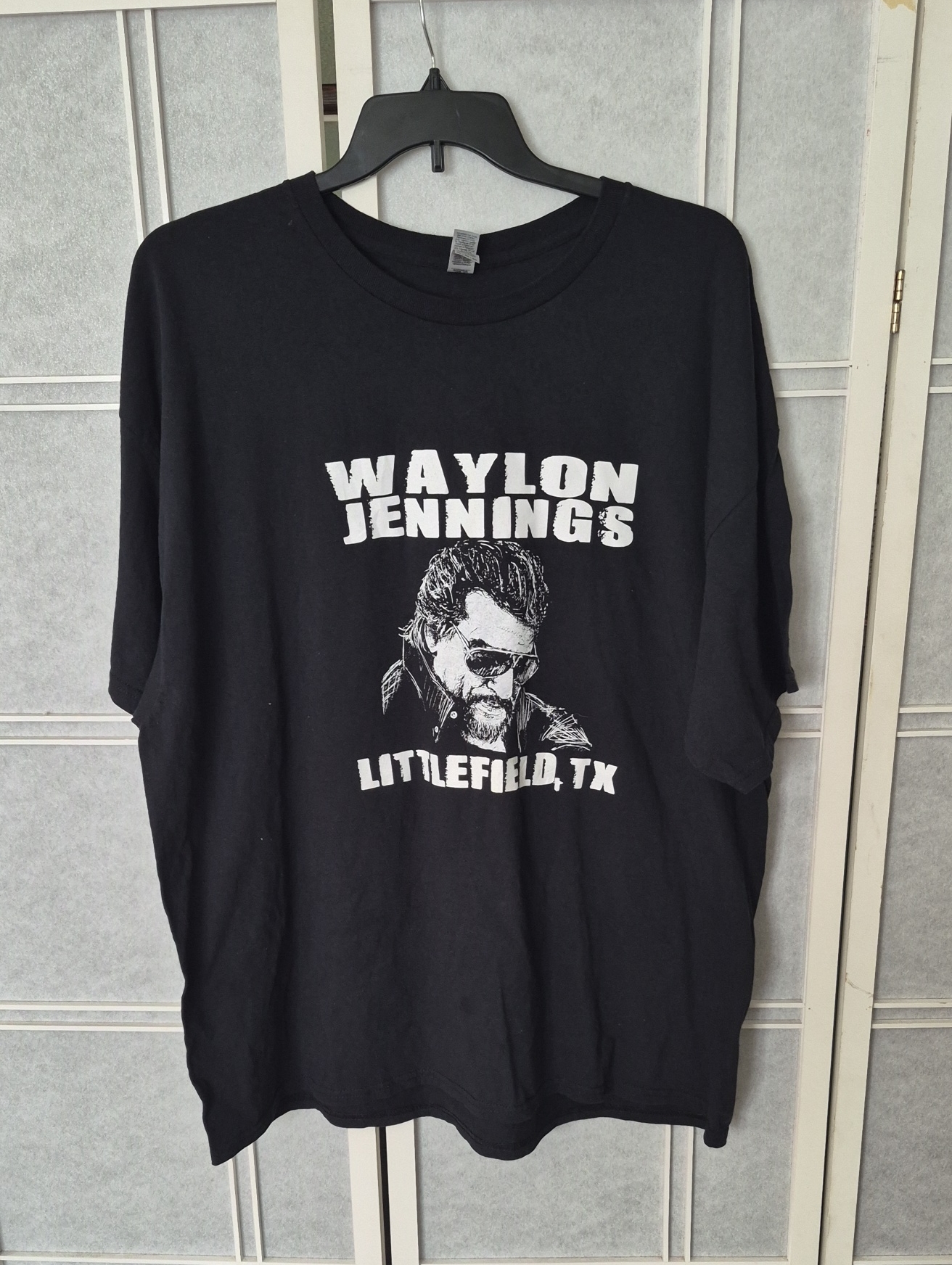Gildan Black Shortsleeve Graphic Tee With White Print
